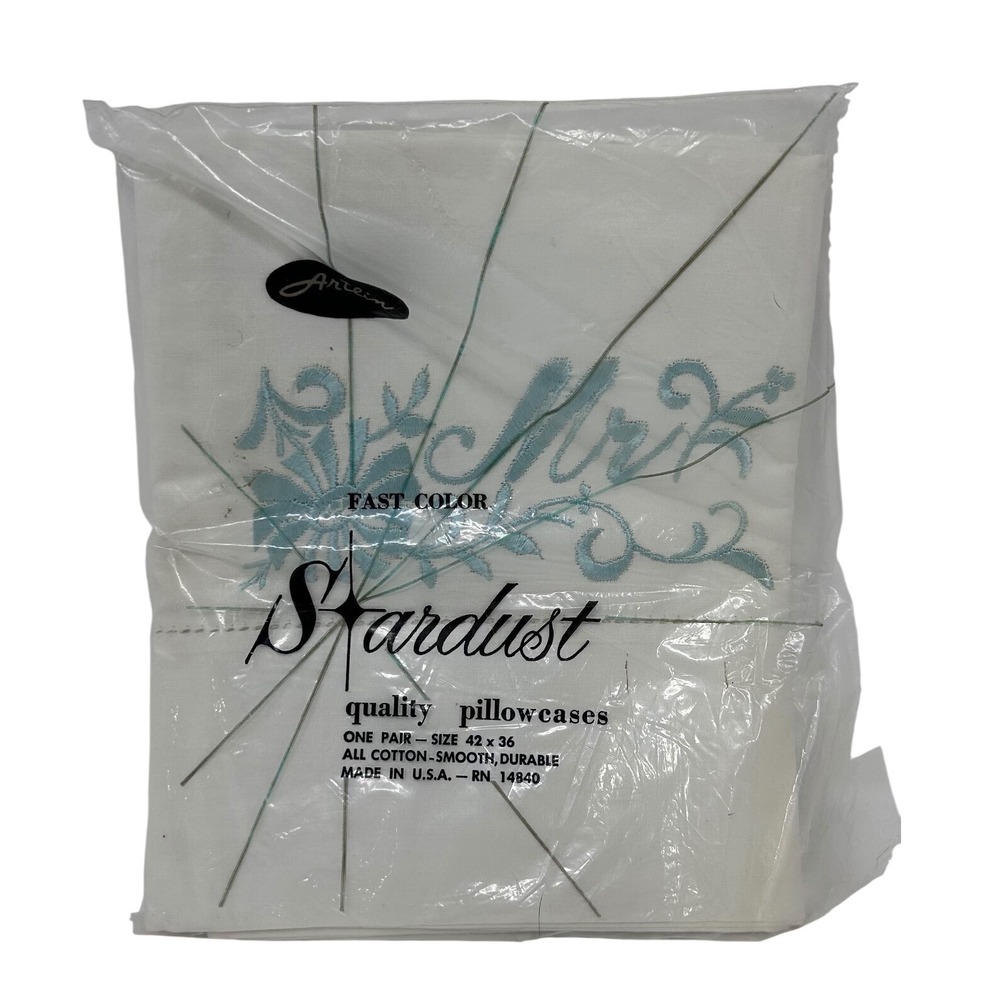 Vintage‎ Stardust Mr and Mrs Embroidered Pillowcases White Blue Set of 2 NOS